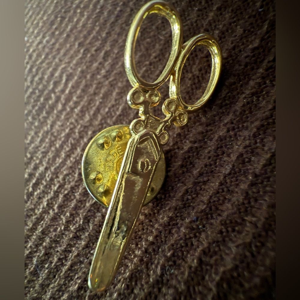 Vintage Gold-Tone Scissors Pin – Made in USA - Picture 11 of 17